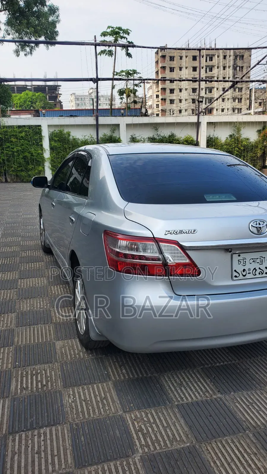 Toyota Premio 1.5 Front-Wheel Drive 2012 Silver