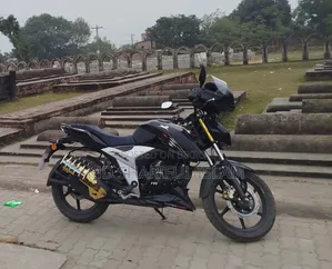 নিউ টিভিএস আপ্যাচে আরটিআর ১৬০ ৪ভি এফআই ২০২২ ব্ল্যাক