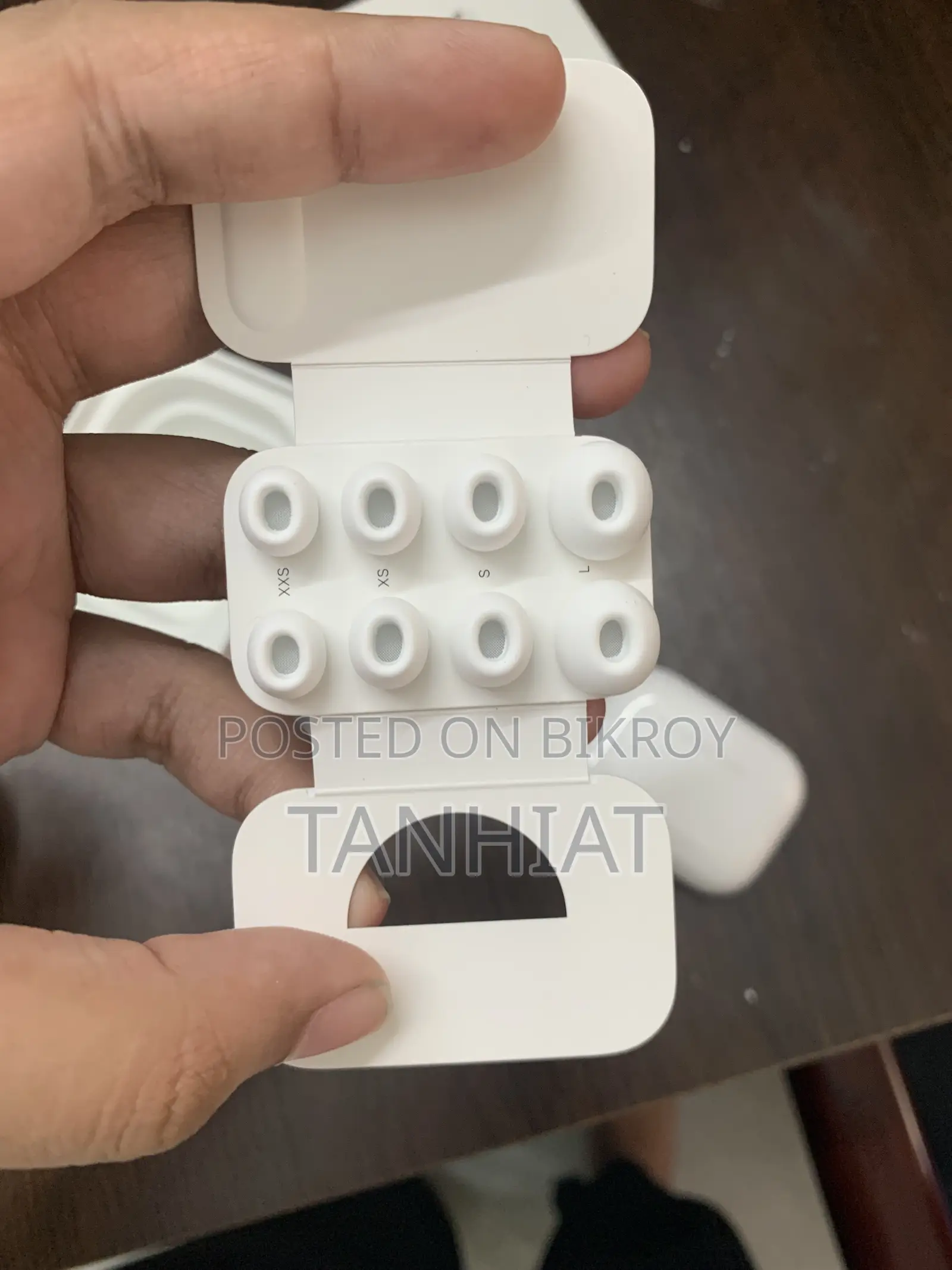 সম্পূর্ণ নতুন এয়ারপডস প্রো ৩
