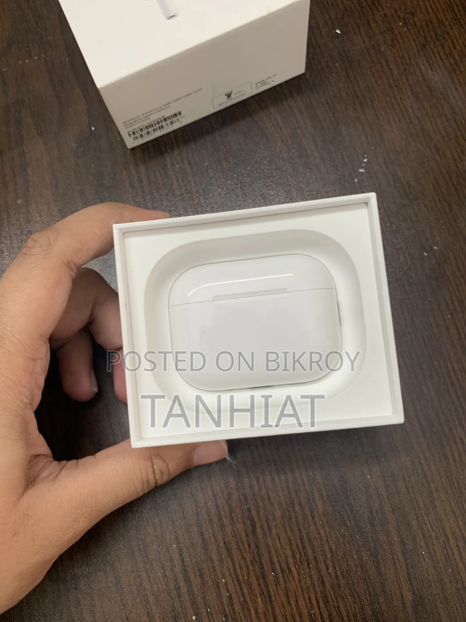 সম্পূর্ণ নতুন এয়ারপডস প্রো ৩