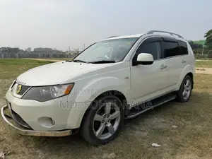 মিতসুবিশি আউটল্যান্ডার ২০০৮ পার্ল