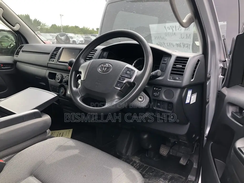 Toyota HiAce 2020 Silver
