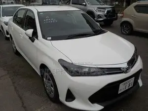 টয়োটা এক্সিও ২০২৪ সাদা