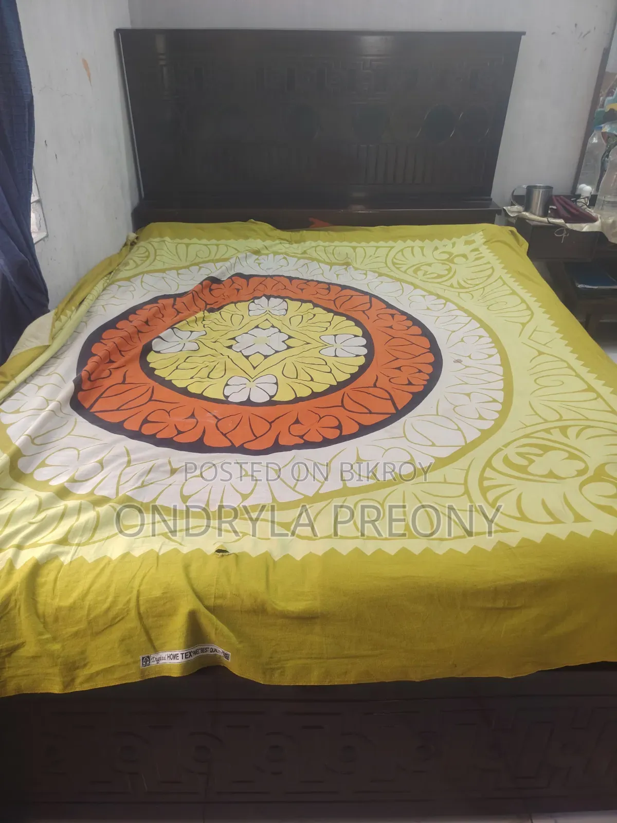 5x7 Wooden Bed in Absolutely Good Condition
