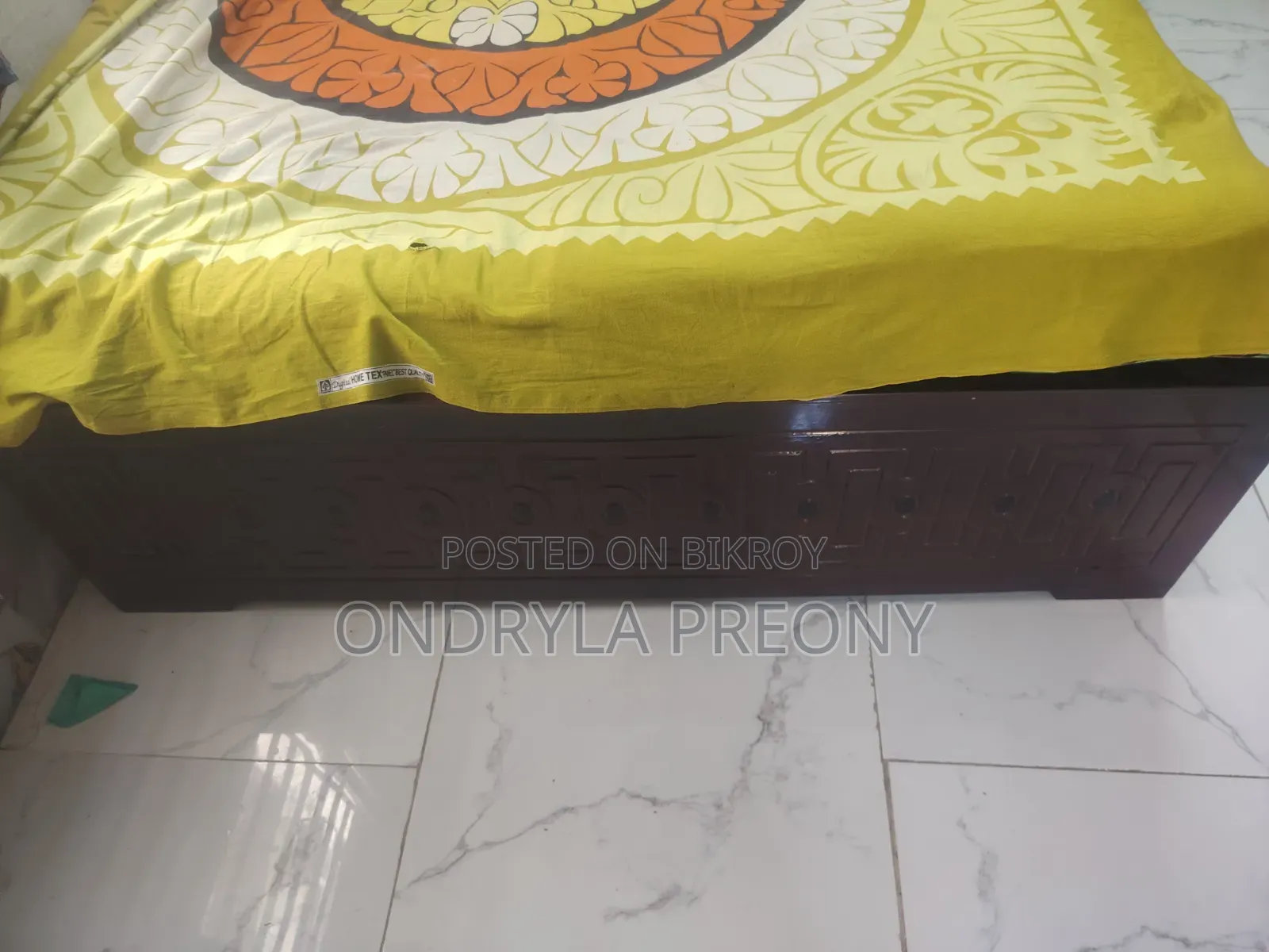 5x7 Wooden Bed in Absolutely Good Condition