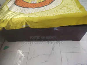 5x7 Wooden Bed in Absolutely Good Condition