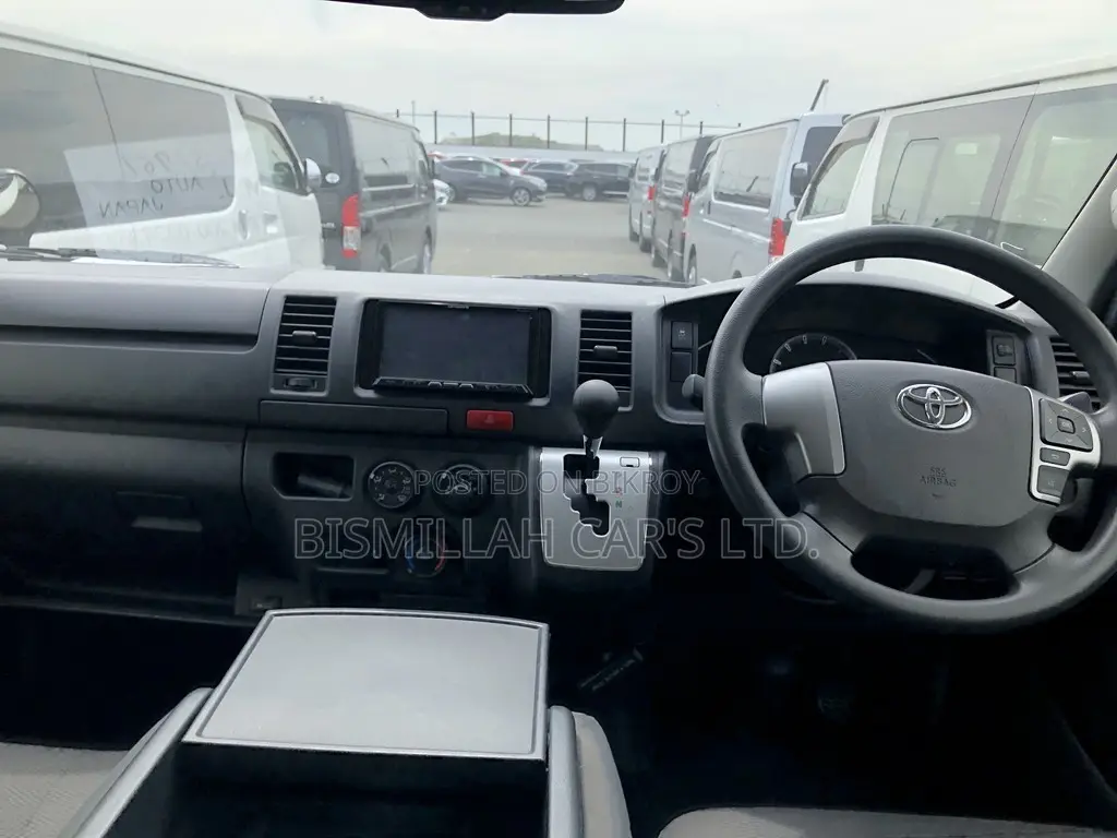 Toyota HiAce 2020 White