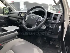 Toyota HiAce 2020 White