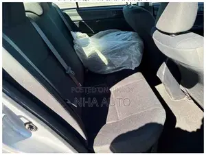টয়োটা অ্যাক্সিও ২০২১ সিলভার