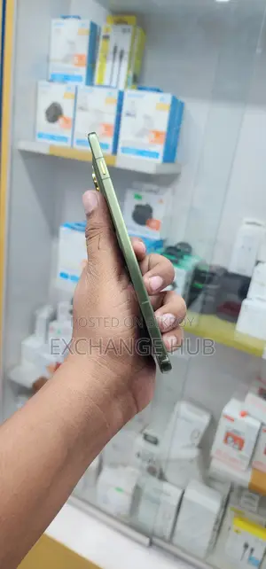 মোটর চলা এজ ৭০ ২৫৬ জিবি সবুজ