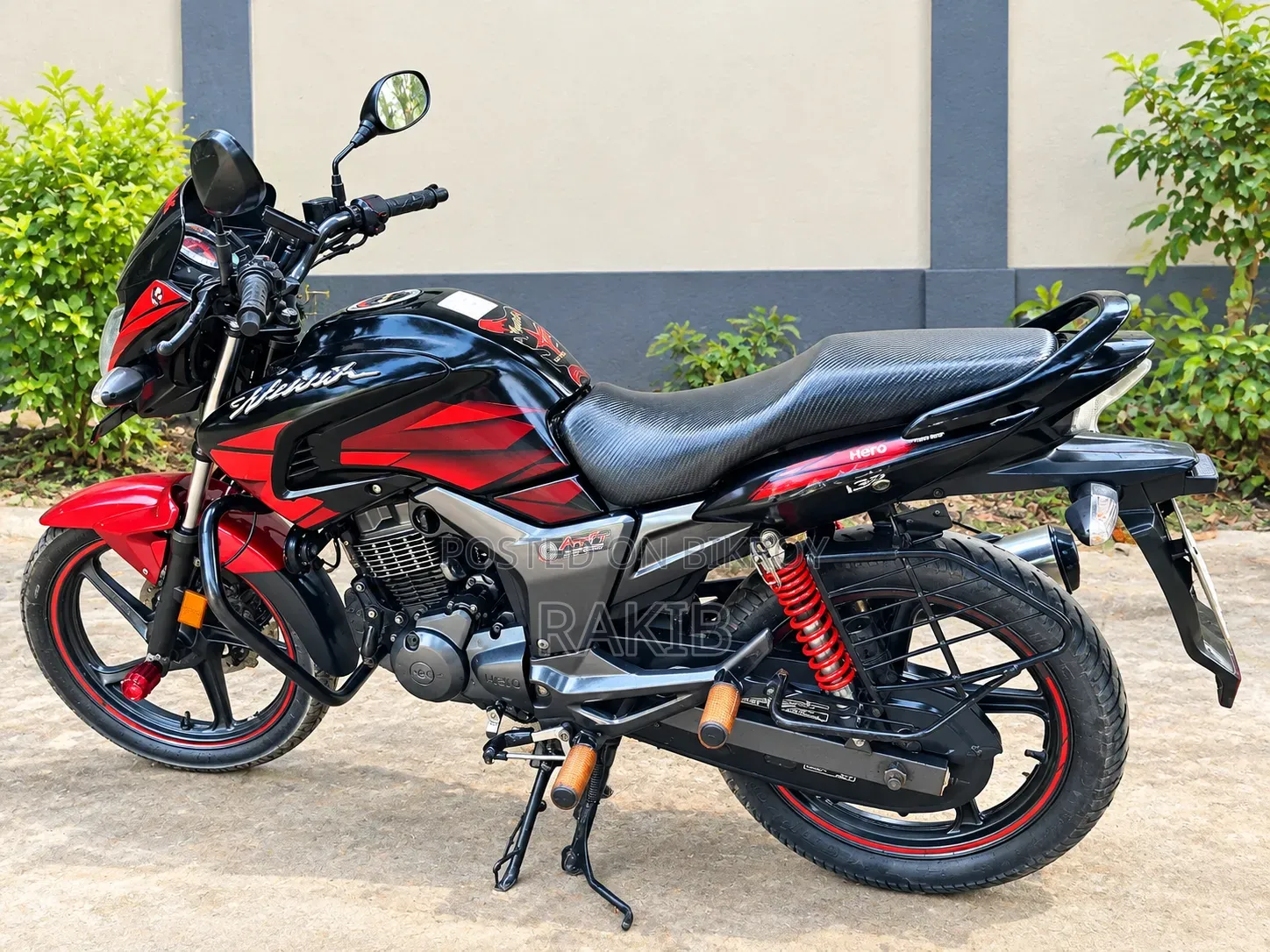 Hero Hunk 2022 Red