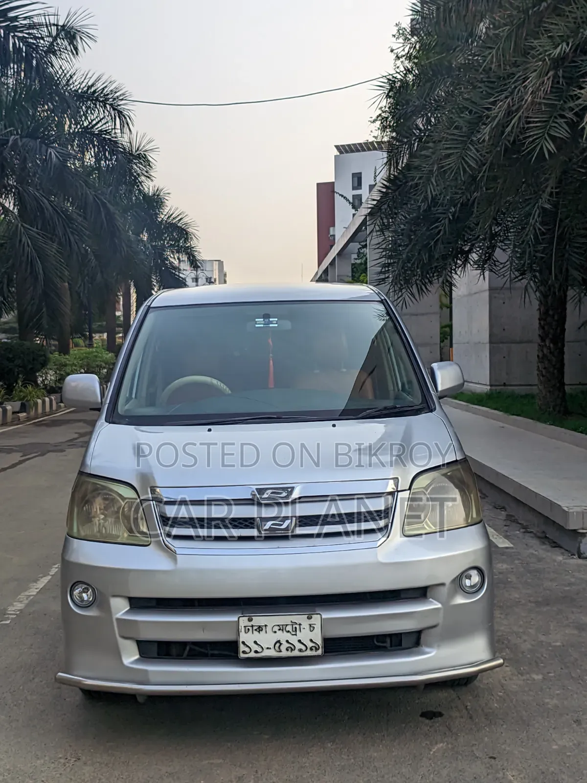 New Toyota Noah 2002 Silver
