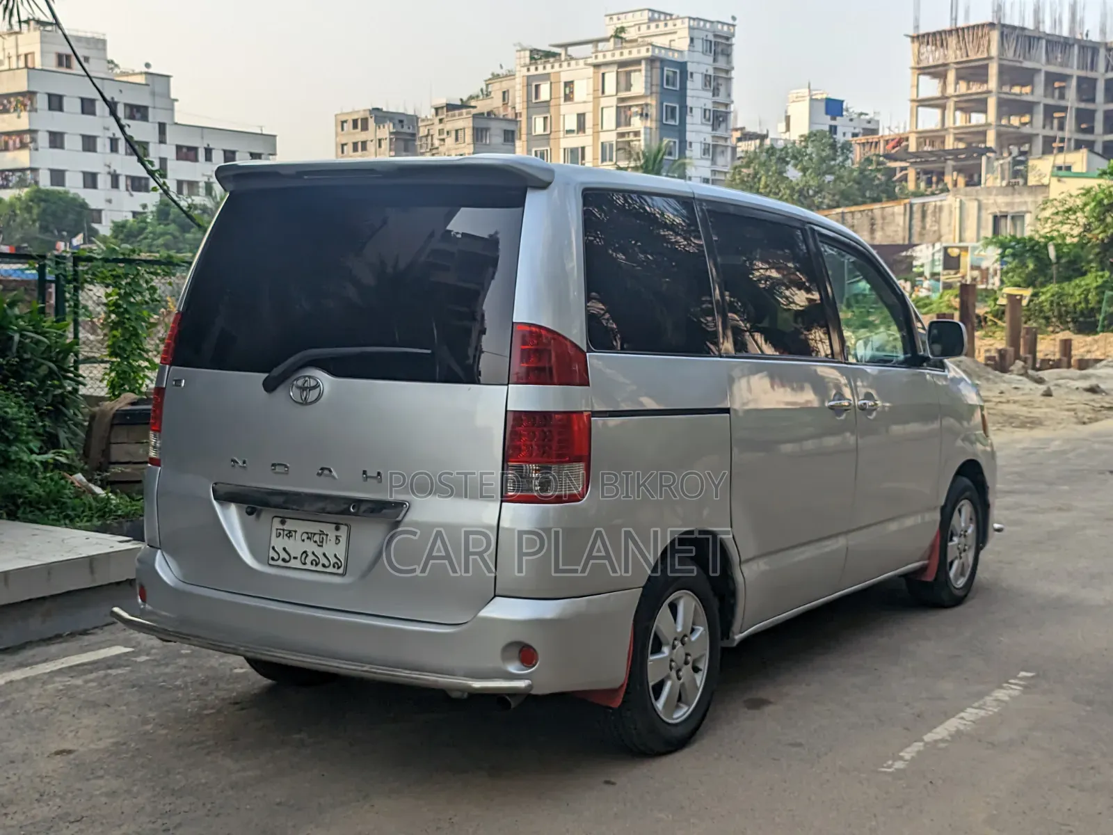 New Toyota Noah 2002 Silver