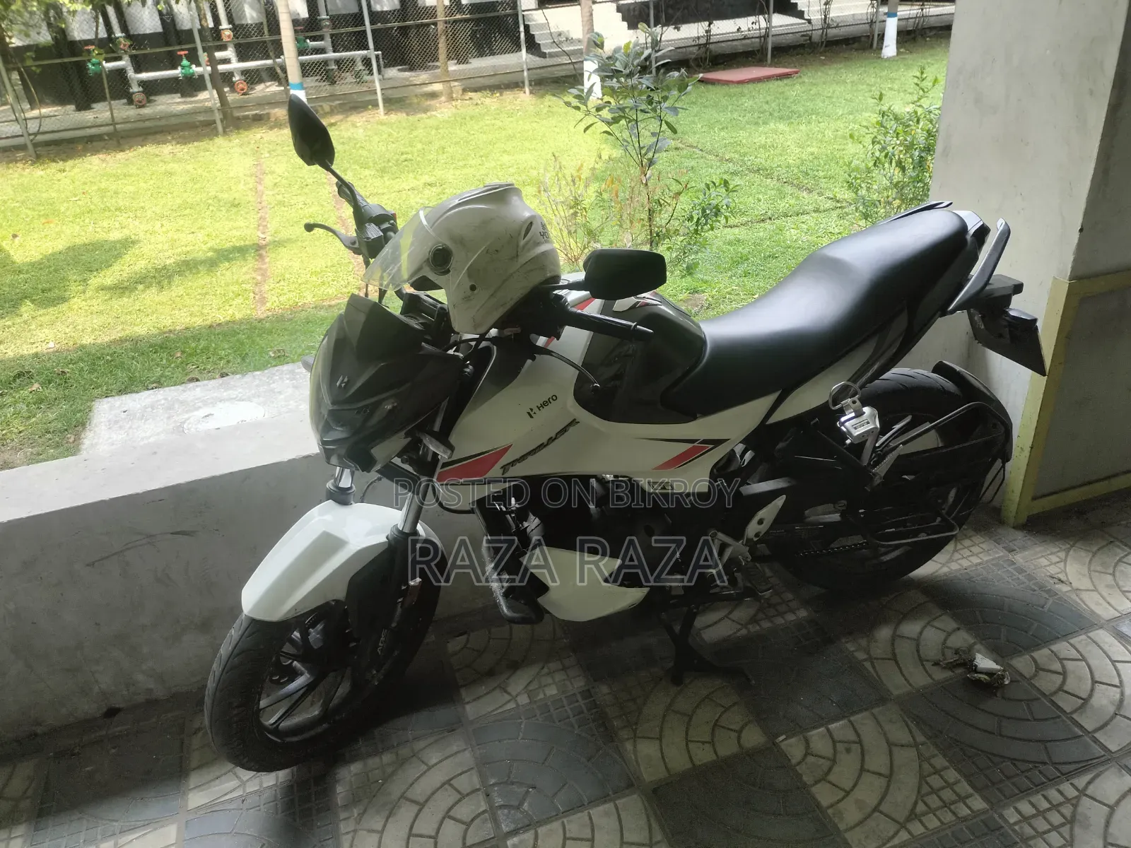 Hero Thriller 160R 2024 White