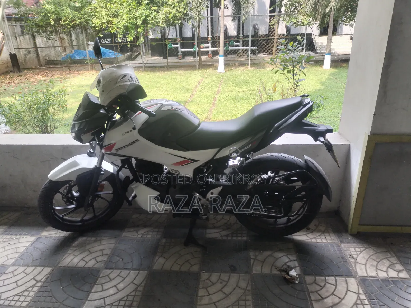 Hero Thriller 160R 2024 White