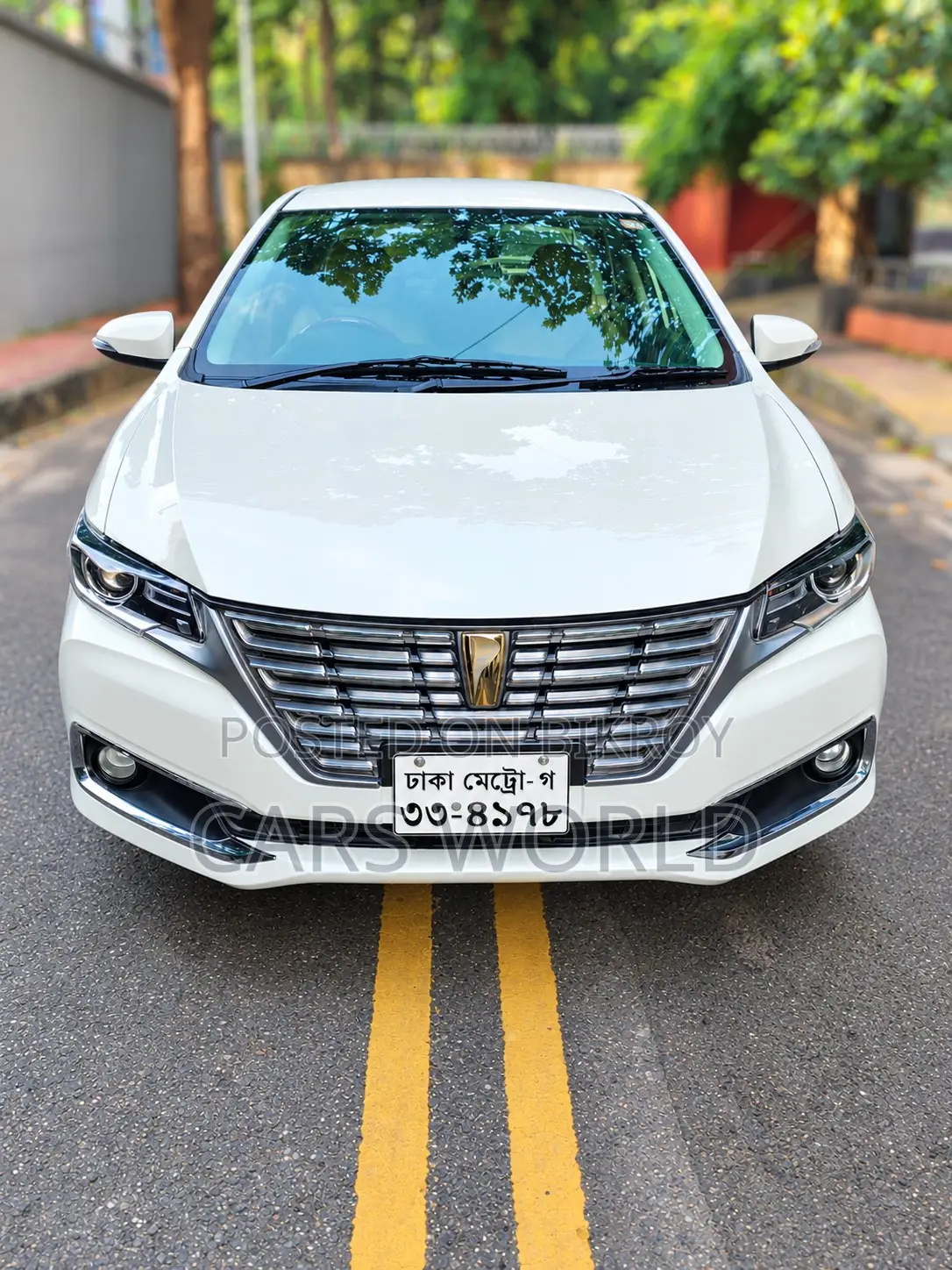 টয়োটা প্রমিও ২০১০ পার্ল