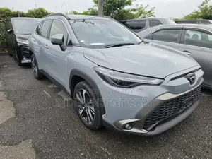 টয়োটা করোলা ক্রস ২০২৪ গ্রে