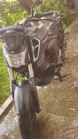 ইয়ামাহা এফজেডএস ভি৪ ২০২৬ কালো