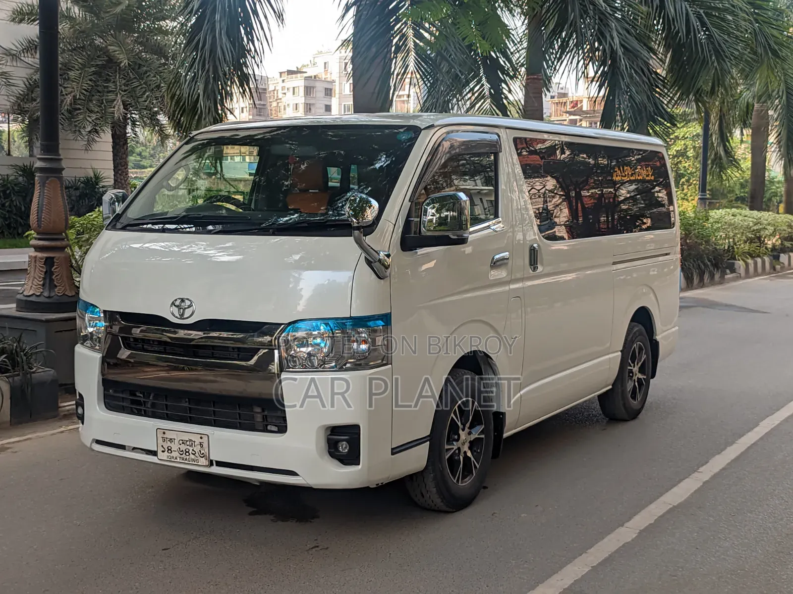 Toyota HiAce 2019 White