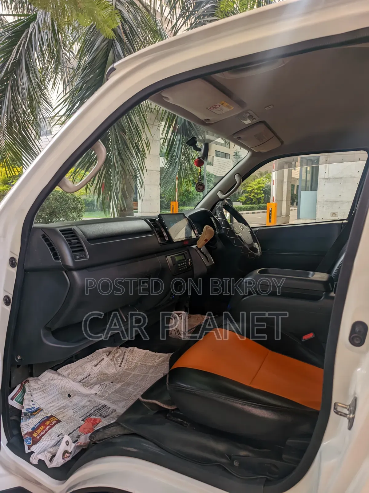 Toyota HiAce 2019 White