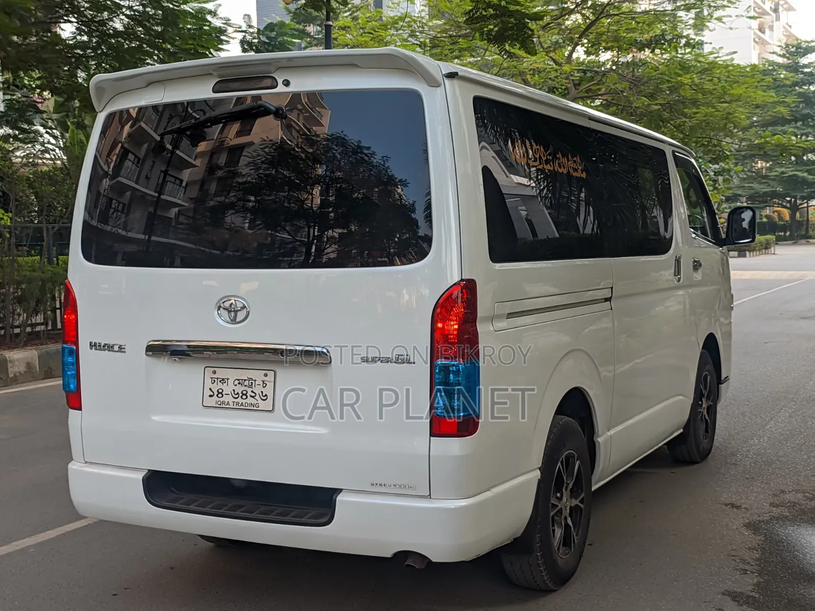 Toyota HiAce 2019 White