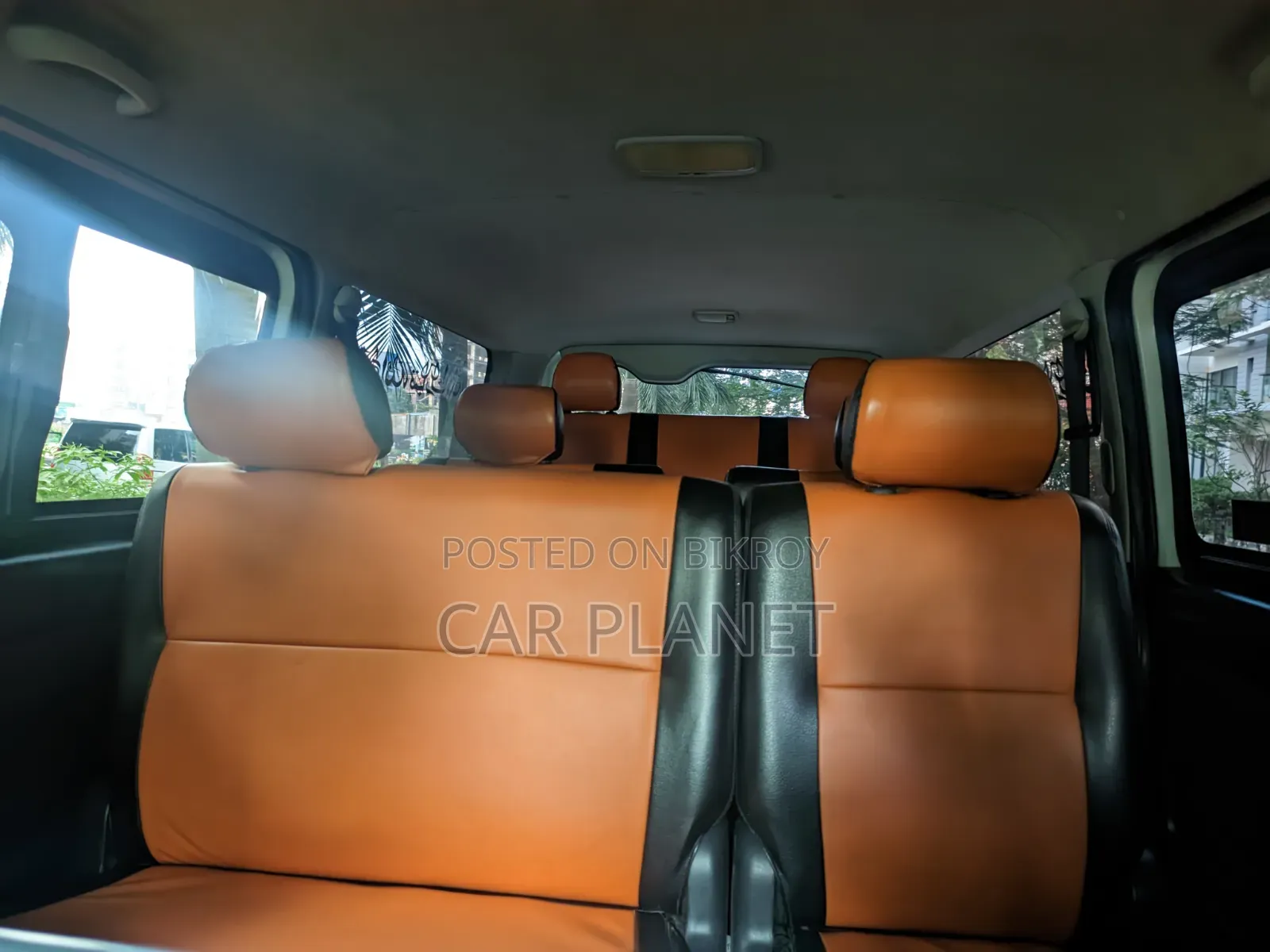 Toyota HiAce 2019 White