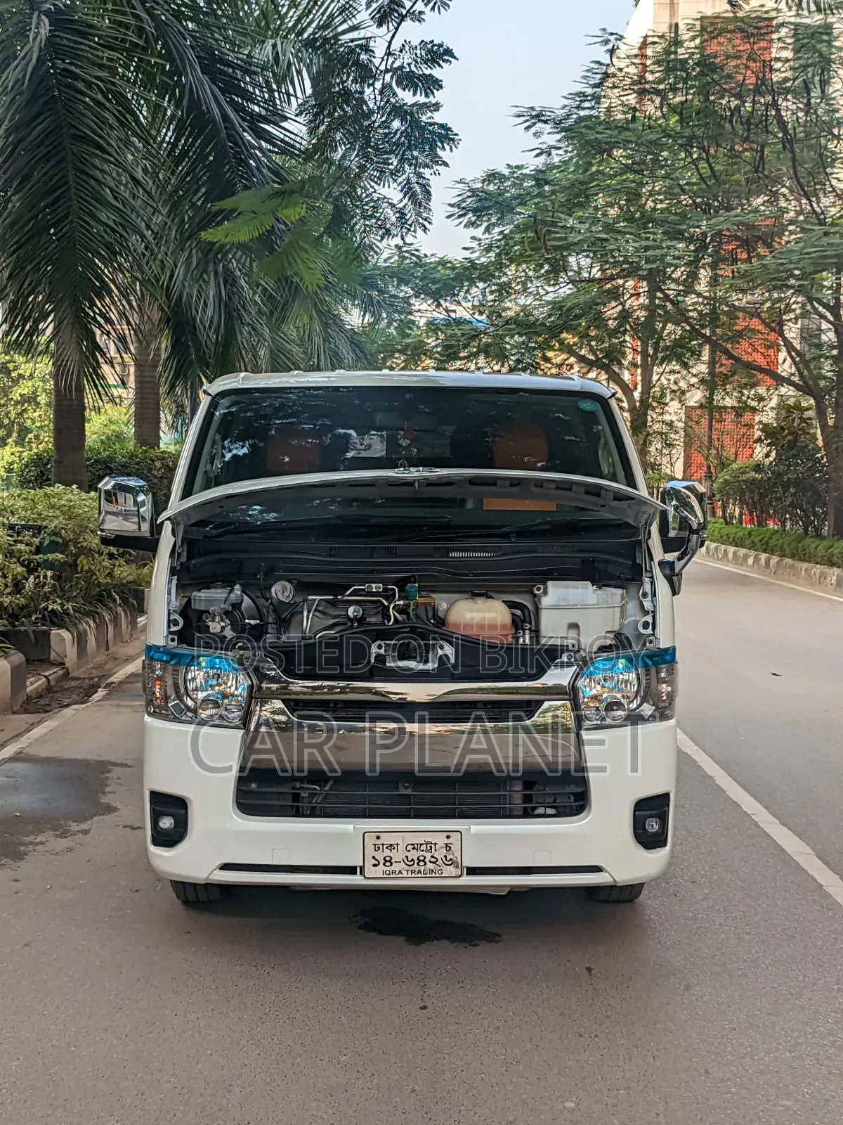 Toyota HiAce 2019 White