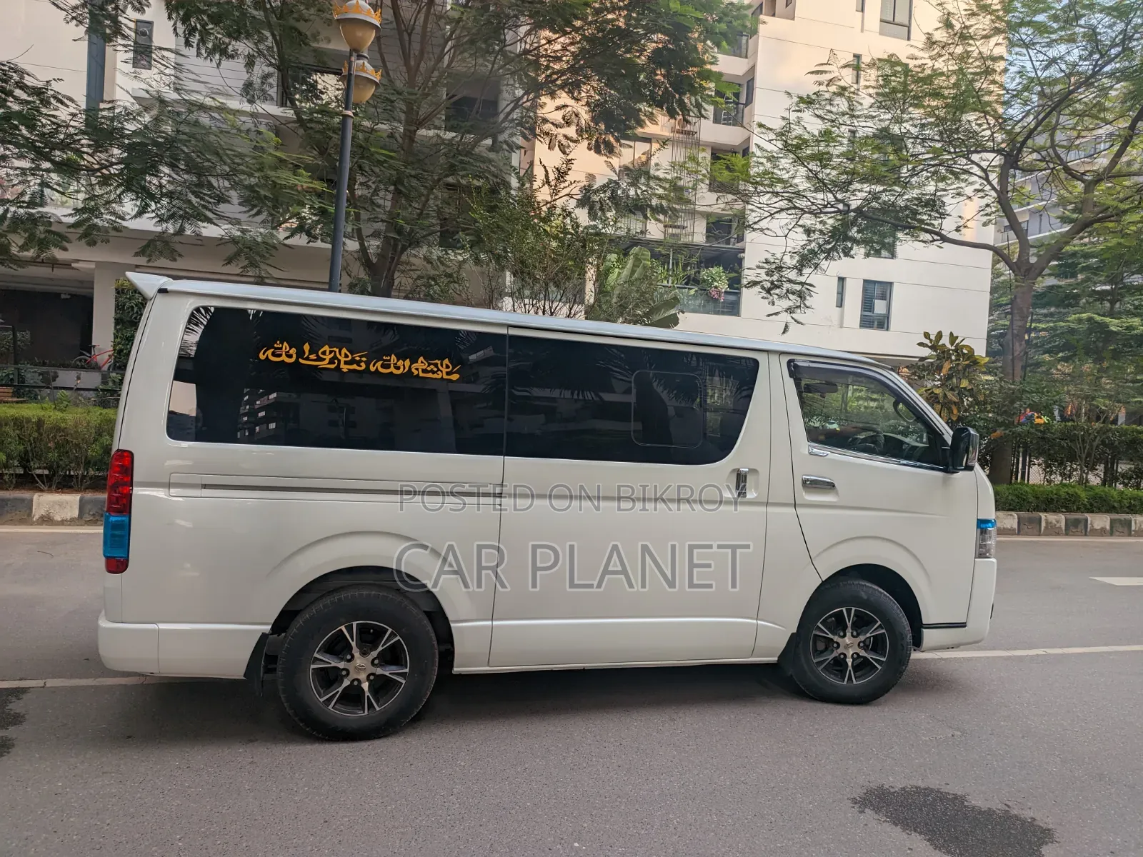Toyota HiAce 2019 White