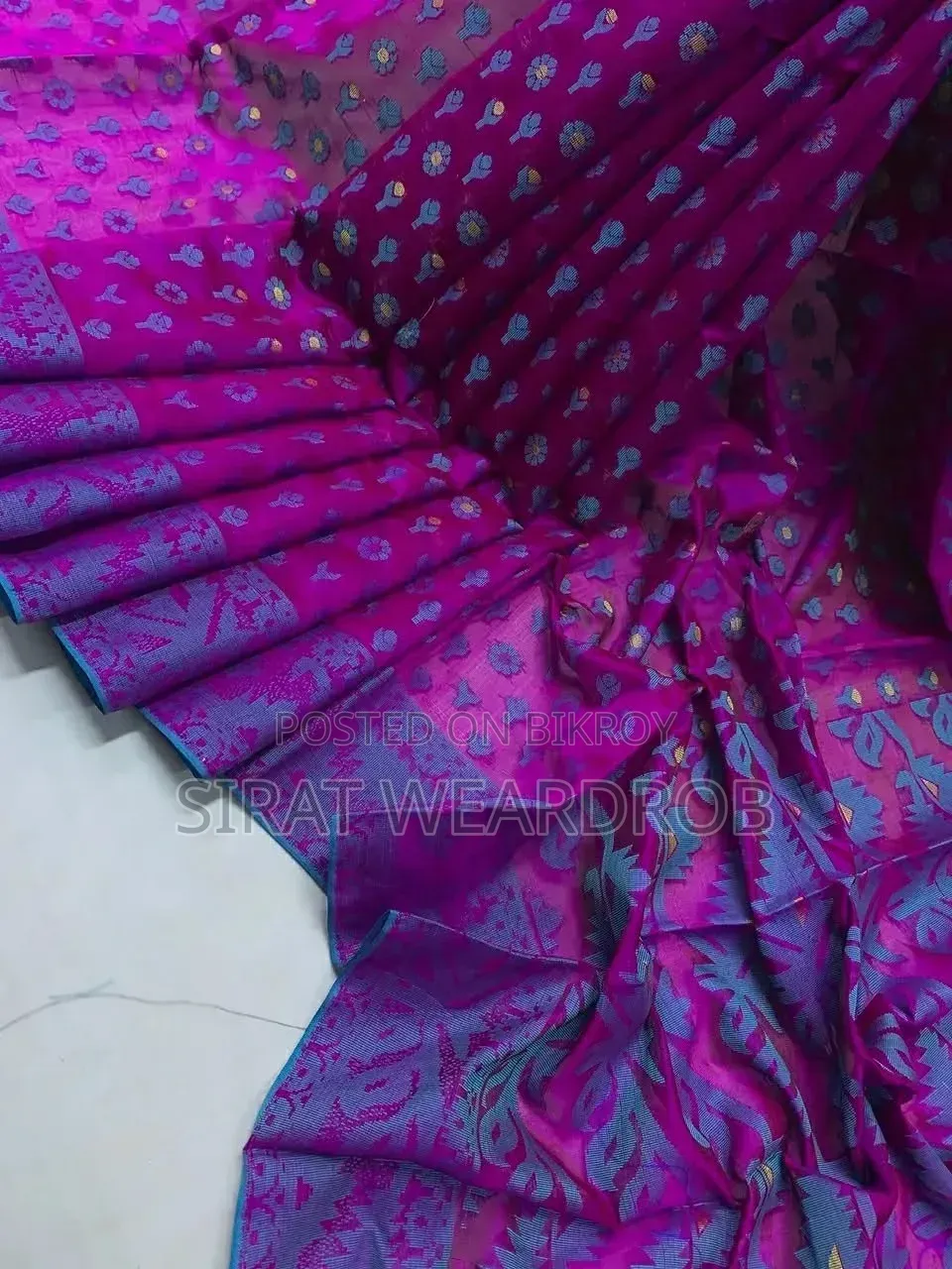 নাকফুল জামদানী শাড়ী