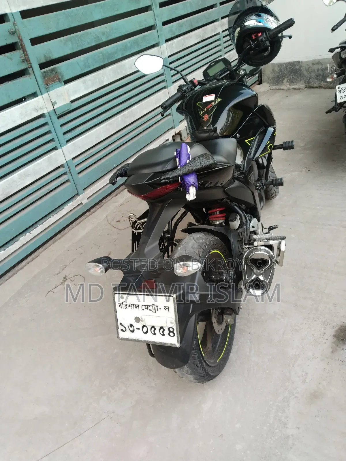 সুজুকি গিক্সার ২০২৪ কালো