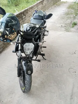 সুজুকি গিক্সার ২০২৪ কালো