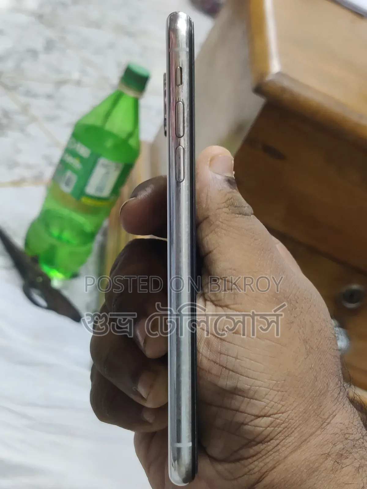 অ্যাপল আইফোন এক্স ৬৪ জিবি হোয়াইট
