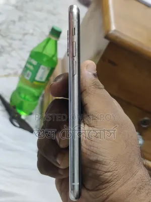 অ্যাপল আইফোন এক্স ৬৪ জিবি হোয়াইট