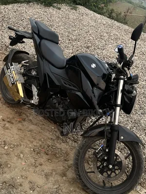 নতুন সুজুকি জিক্সার ২০২৪ কালো