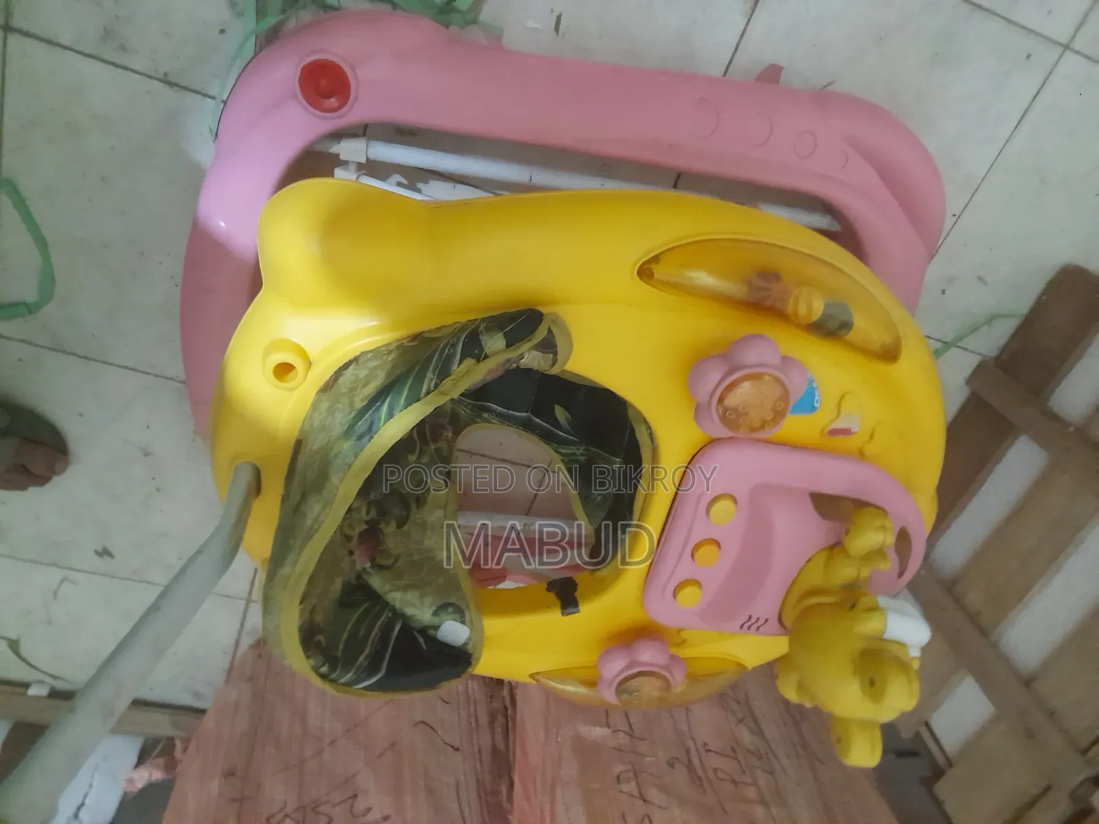Baby Walker Plays Music
