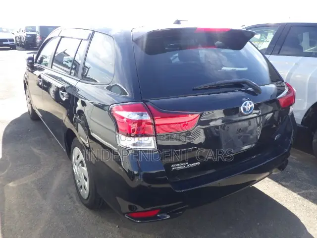 Toyota Corolla Fielder 1.5 Hybrid Front-Wheel Drive 2021 Black