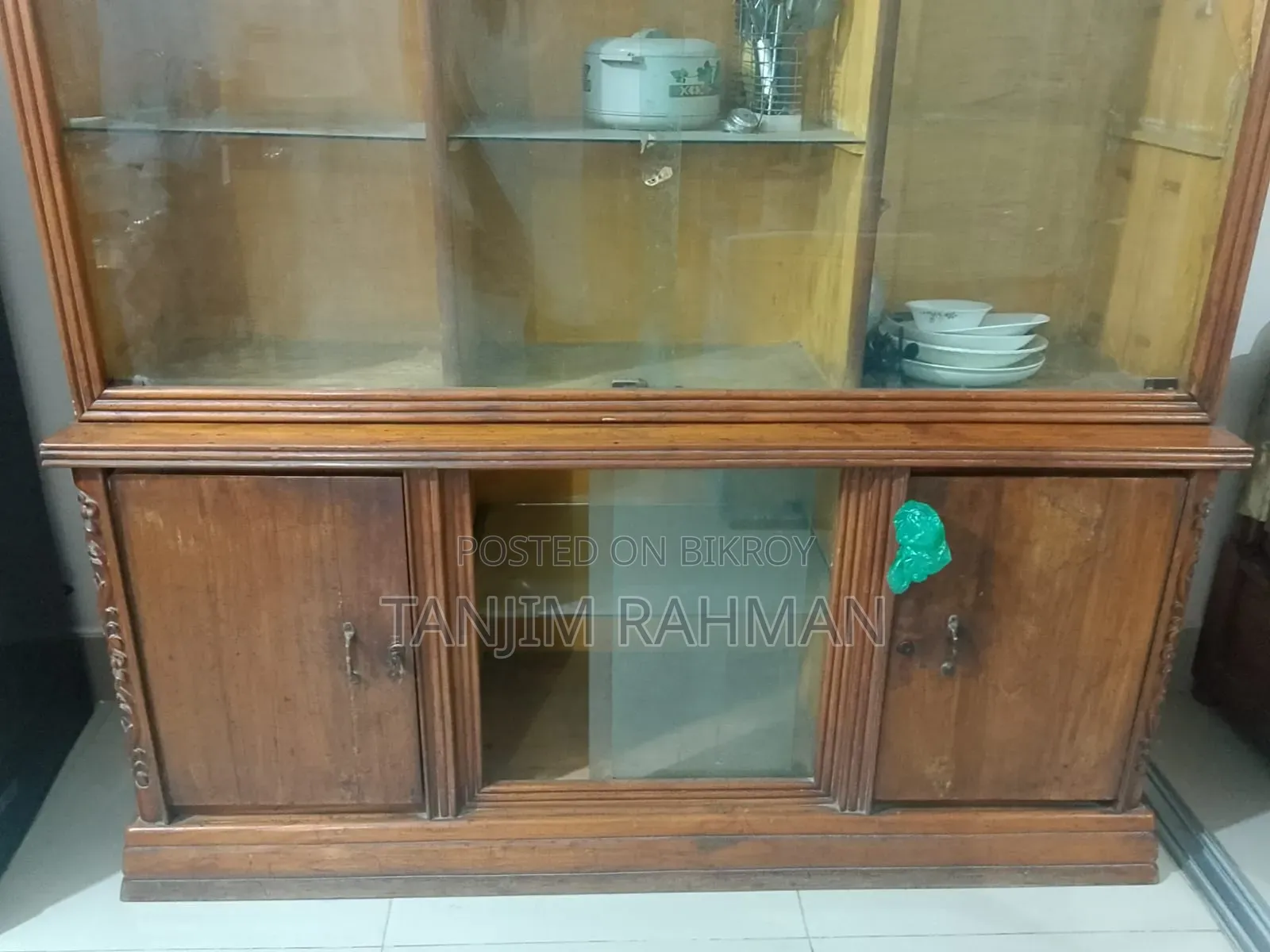 থ্রি পার্ট পিওর উডেন শোকেস
