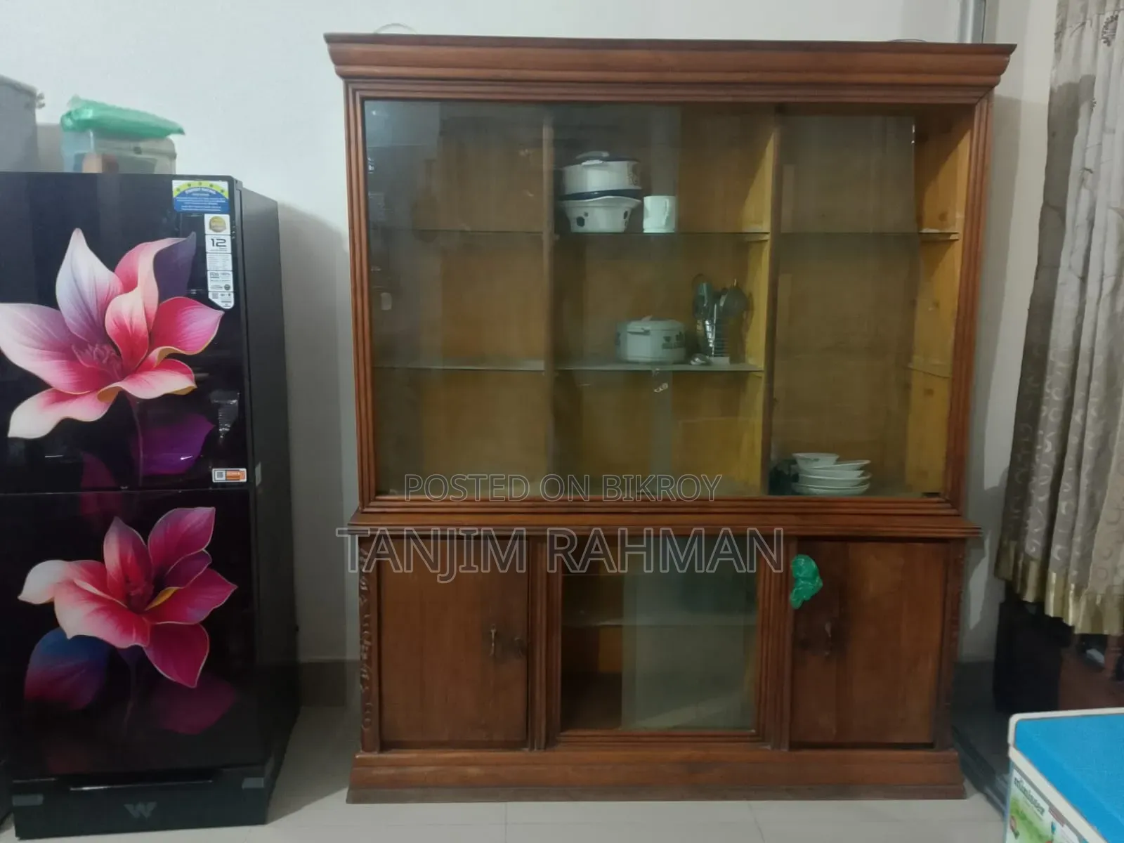 থ্রি পার্ট পিওর উডেন শোকেস