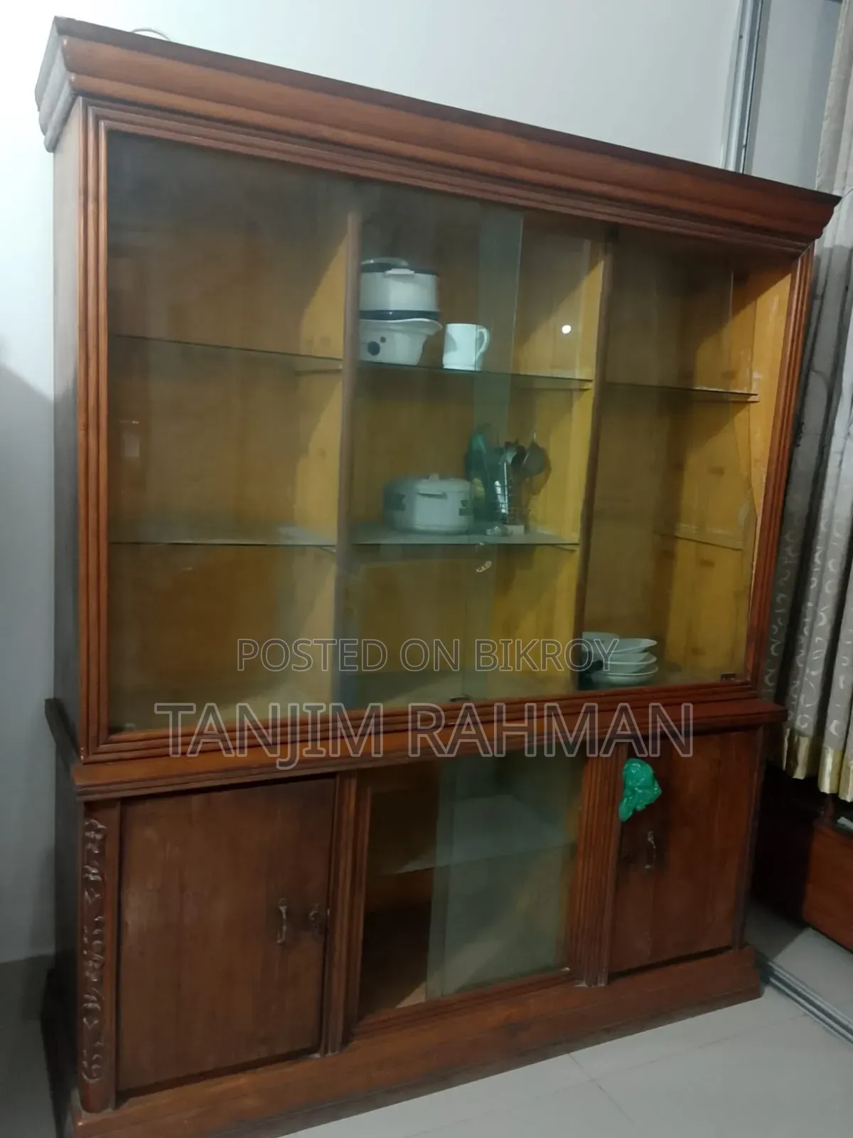 থ্রি পার্ট পিওর উডেন শোকেস