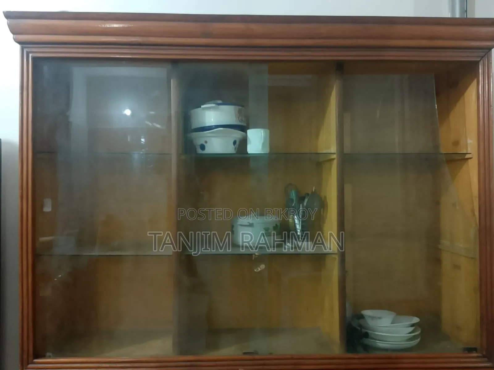 থ্রি পার্ট পিওর উডেন শোকেস