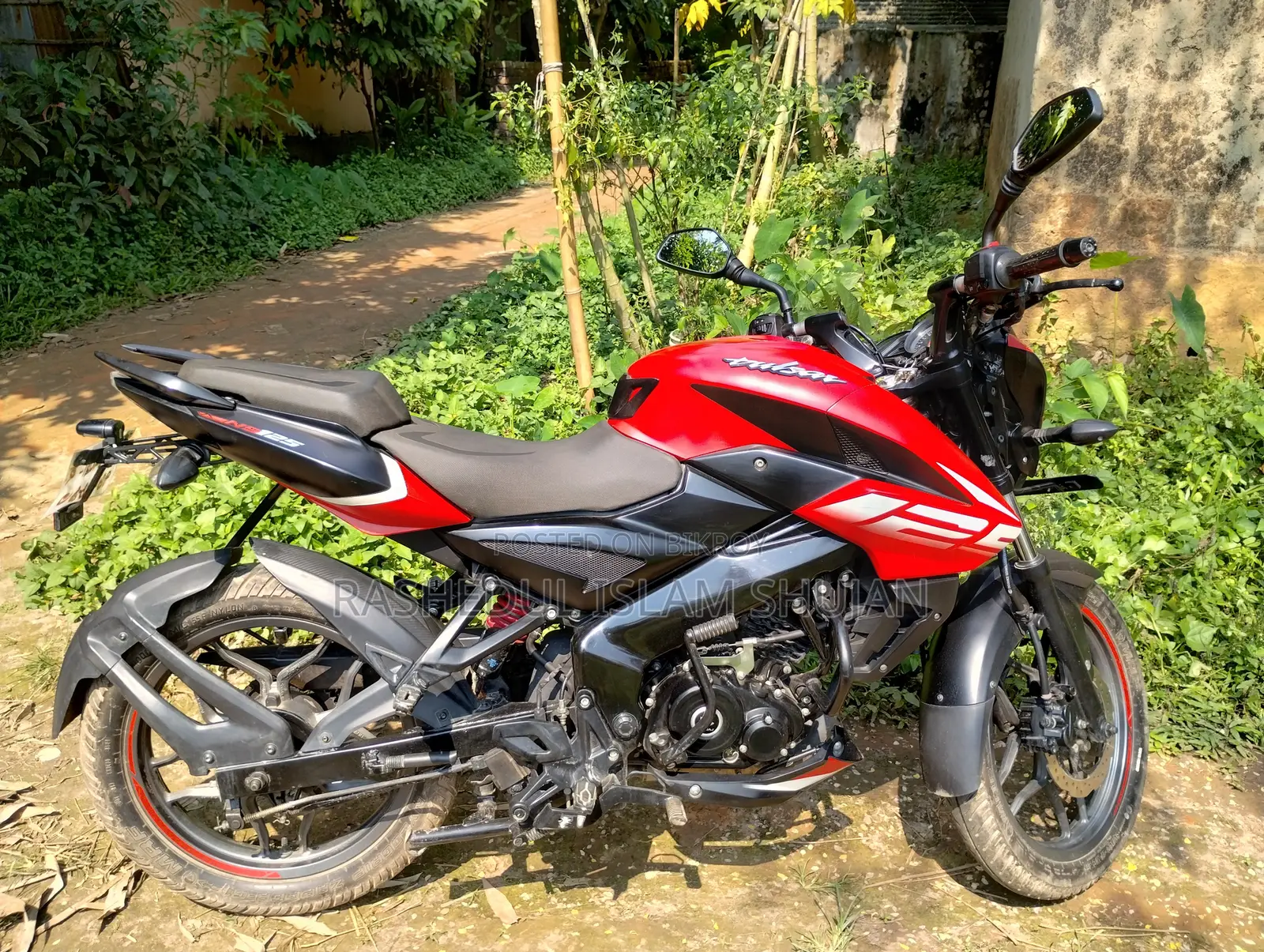 বাজাজ পালসার এনএস১২৫ ২০২৫ লাল