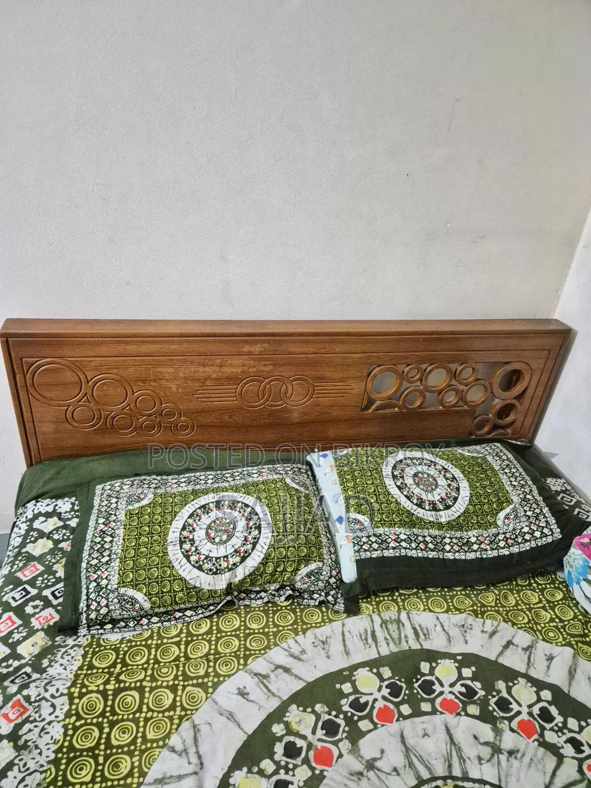খাট (Bed)