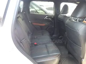 Mitsubishi Outlander 2.4 Plug-In Hybrid All-Wheel Drive 2023 Pearl