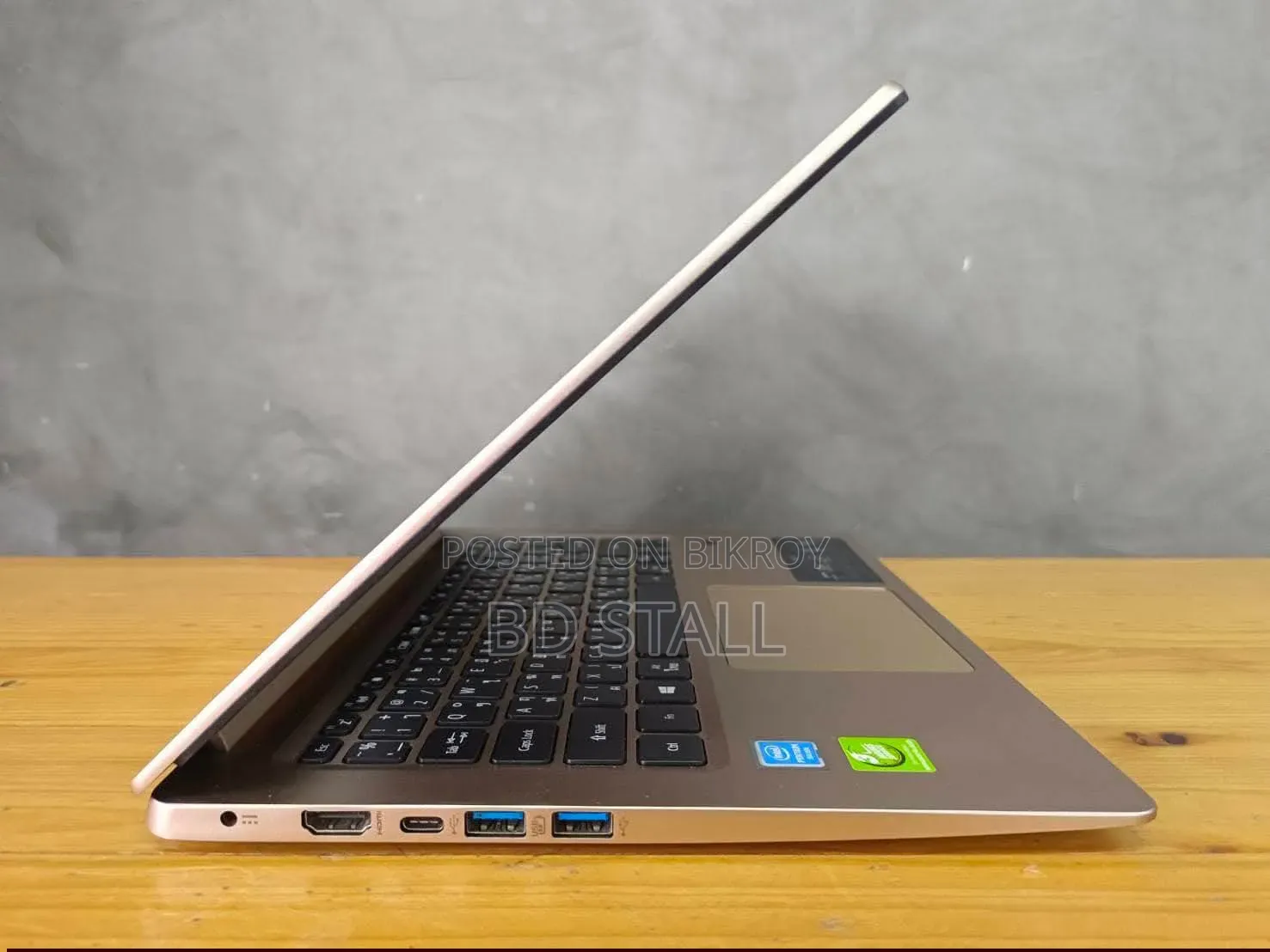 Laptop Acer Switch One 4GB Intel Celeron SSD 72GB