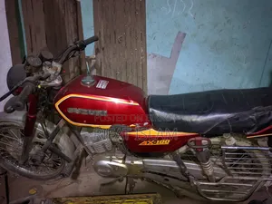 সুজুকি ২০০০ লাল
