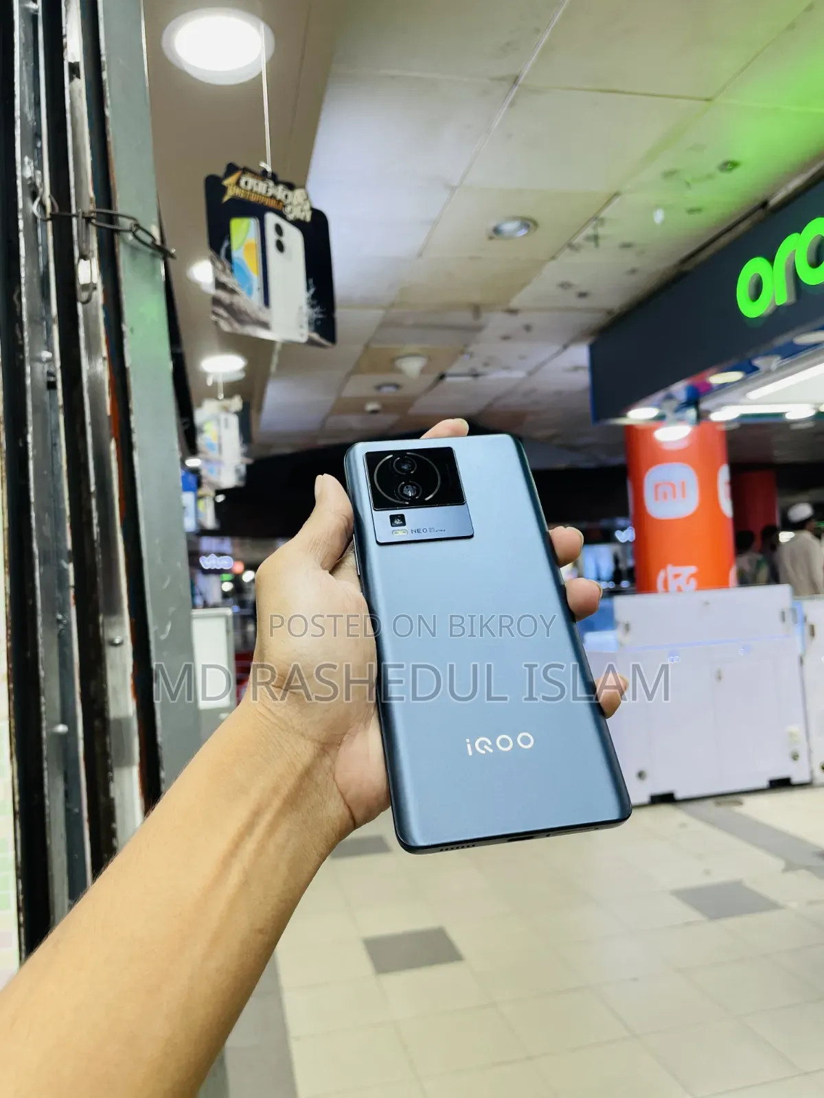 iQOO 128 GB Blue