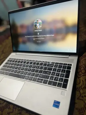 Laptop HP ProBook 450 G8 8GB Intel Core i5 SSD 512GB
