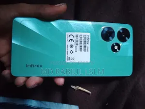 ইনফিনিক্স হট ৩০ ১২৮ জিবি