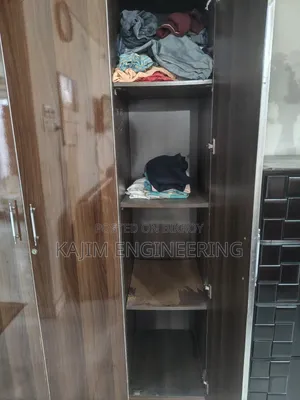 পুরনো আলমারি বিক্রি