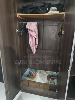 পুরনো আলমারি বিক্রি
